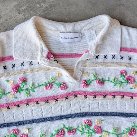 Vintage Alfred Dunner Embroidered Strawberry Stripe Short Sleeve Knit Top small - Picture 2 of 6